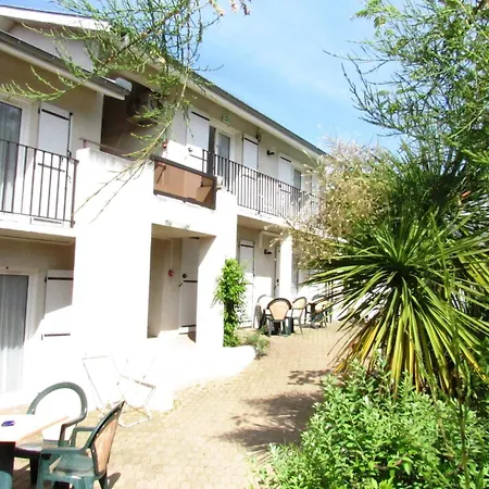 Aubergade 2* باربوتان ليه ثيرميس